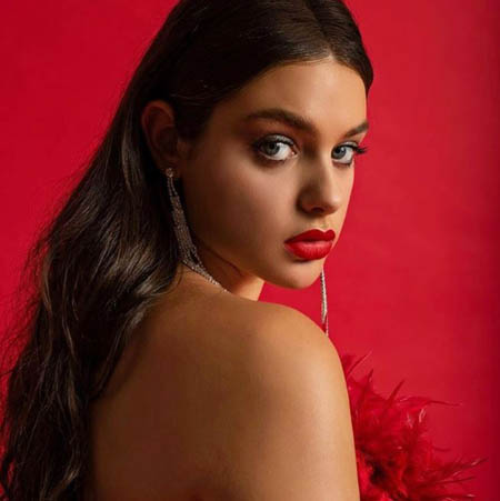 Odeya Rush is an American-Israeli actress who starred in the movie The Giver alongside Meryl Streep.